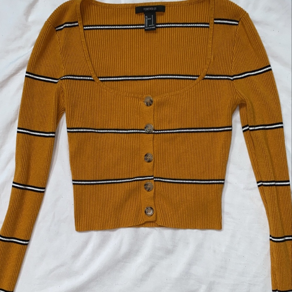 Long sleeve crop shirt